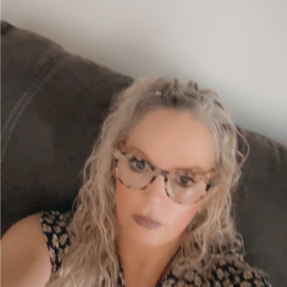 Meet your Posher, Brenda